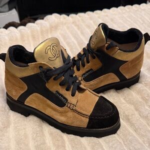 Vtg Chanel 90s Beige Suede CC Logo Combat Boots